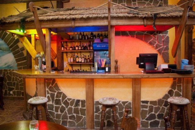 Coliseum Hotel Khmelʼnytsʼkyy Buitenkant foto