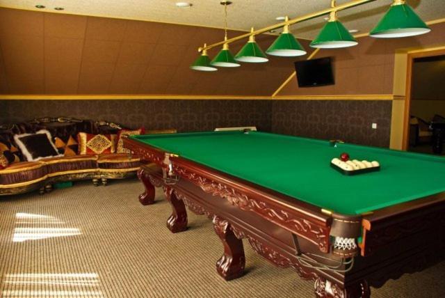 Coliseum Hotel Khmelʼnytsʼkyy Buitenkant foto